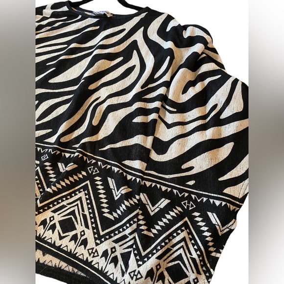 Joseph Ribkoff zebra top - Picture 4 of 4